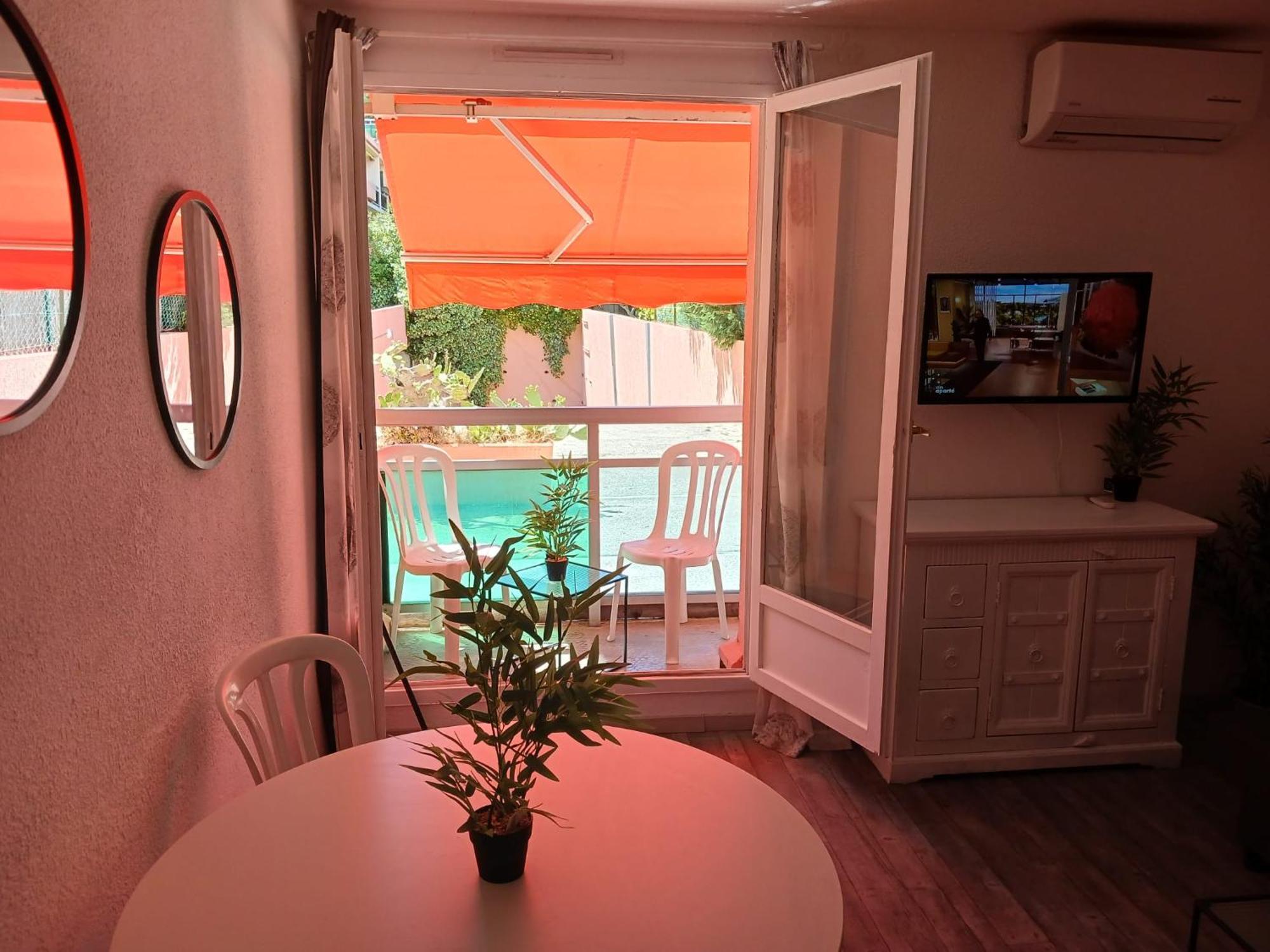 Studio Meuble Bord De Mer Bormes-les-Mimosas Esterno foto