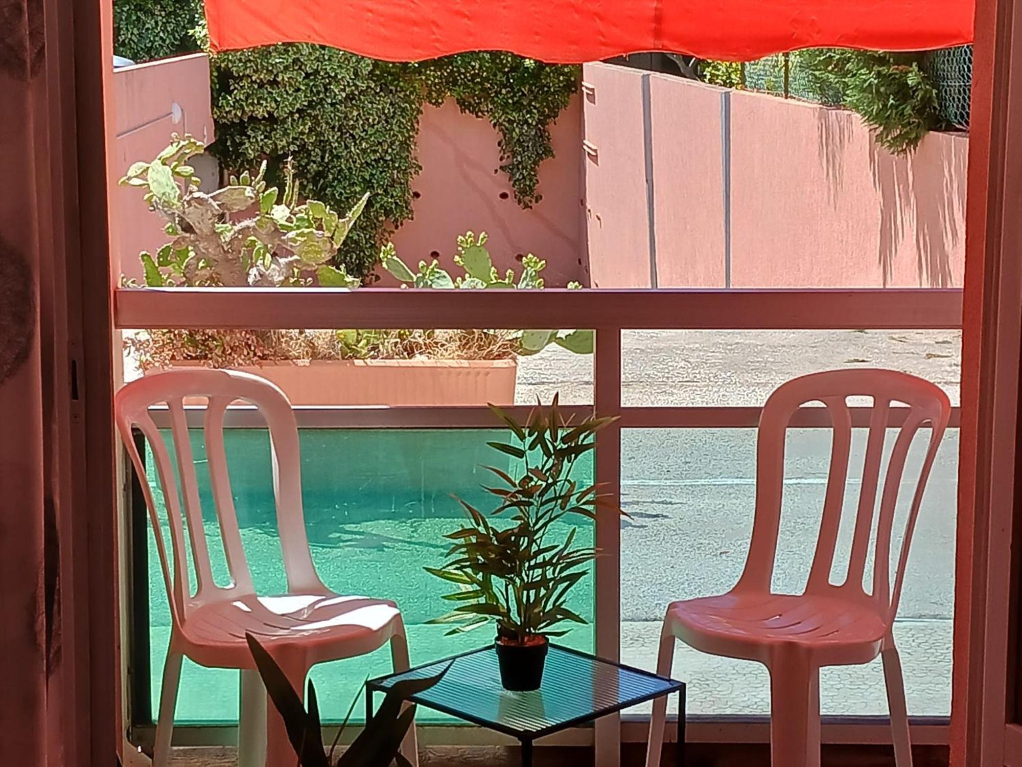 Studio Meuble Bord De Mer Bormes-les-Mimosas Esterno foto